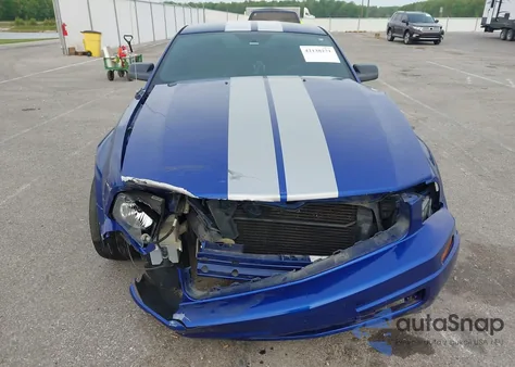 2005 Ford Mustang V6 Deluxe/V6 Premium из США, поврежденный, VIN 1ZVFT80N955103890